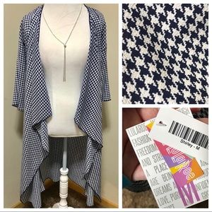 🆕 LuLaRoe Shirley. Navy Houndstooth!
